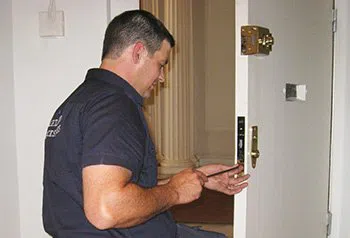 Little Village Locksmith Store Palm Harbor, FL 727-239-4018 - locks-change-6